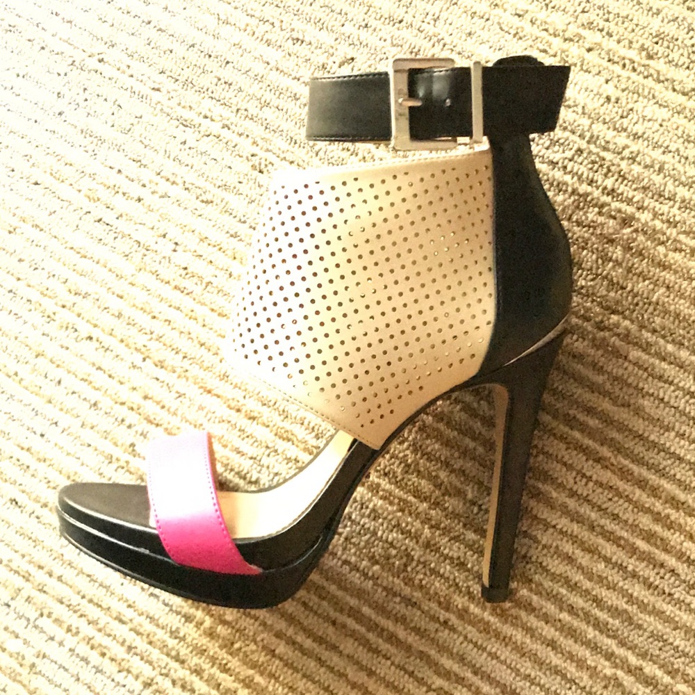 Juicy Couture Atara Heels - Picture 2 of 8